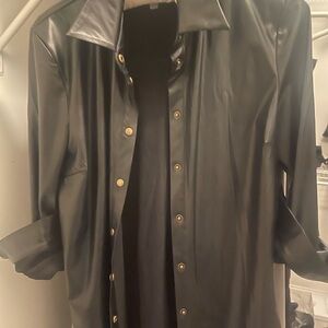 L’agence faux leather shirt, xe
Related fit can fit a small